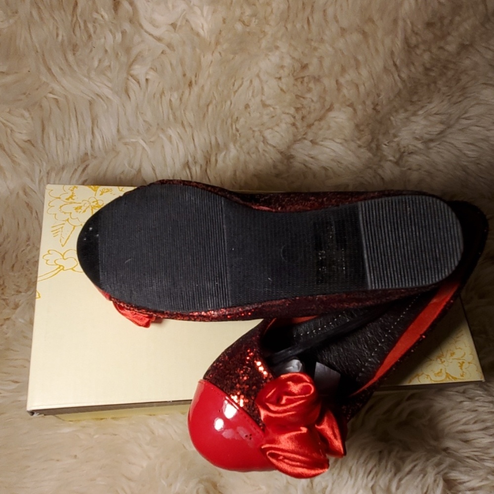 Shoes - Picture 3 of 4